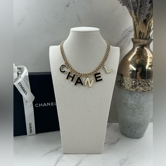 ⚫️🔥RARE!! CHANEL•22A Logo Dangle Necklace - Picture 1 of 6